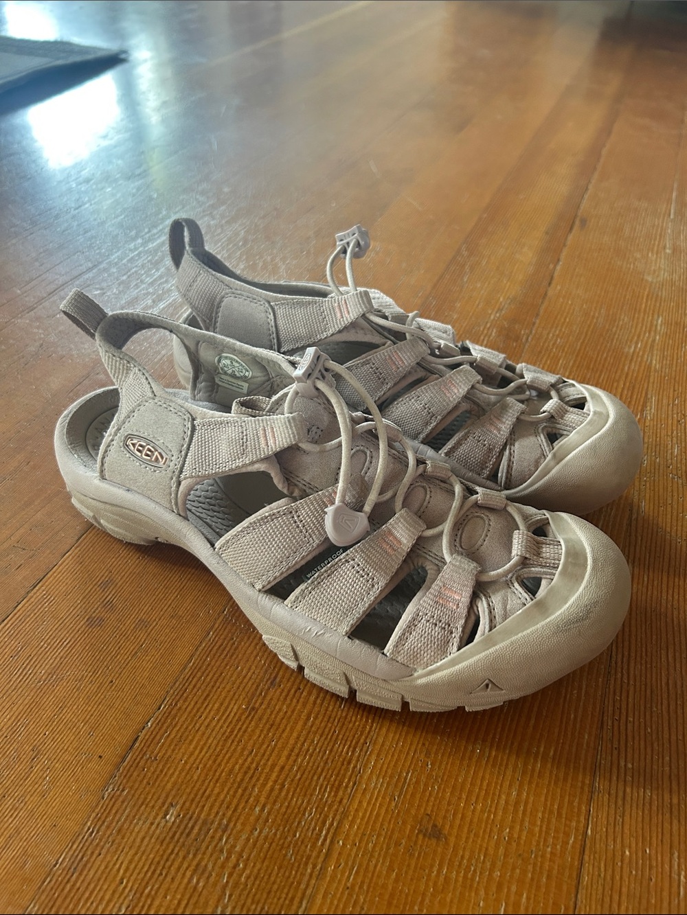 KEEN Women's Newport H2 Closed Toe Water Sandals Sports Sandals Fawn light pink